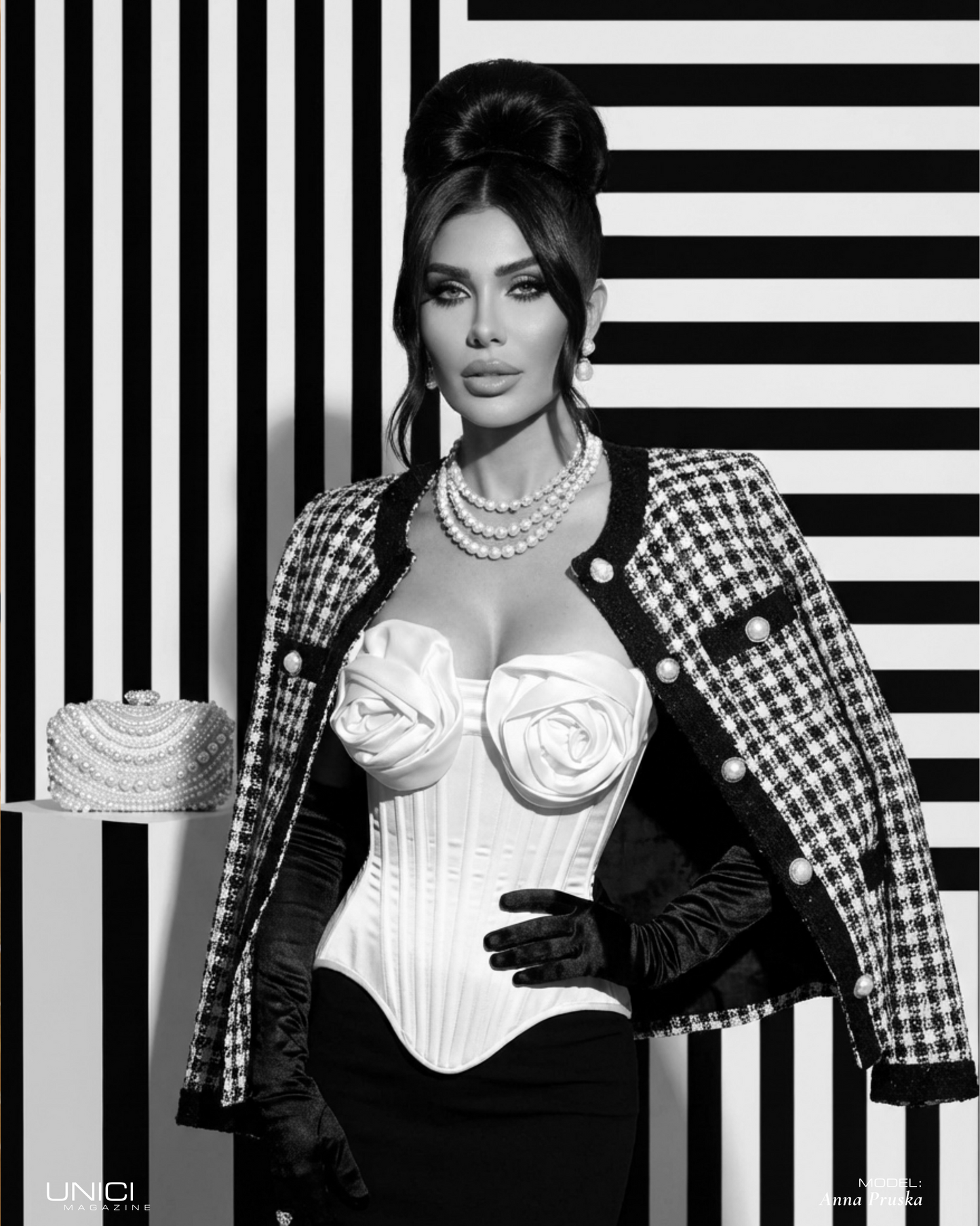 COVER MODEL: ANNA PRUSKA